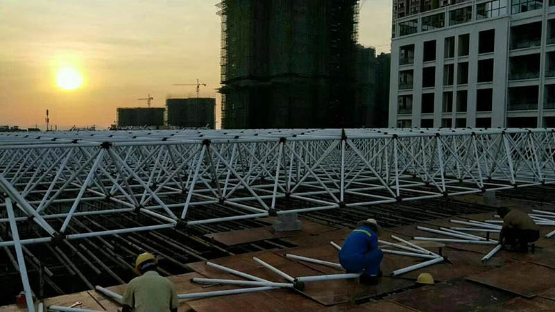 安阳螺栓球网架安装现场
